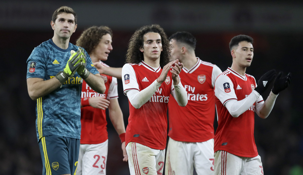 官方：阿森纳签下厄瓜多尔16岁双胞胎金特罗兄弟