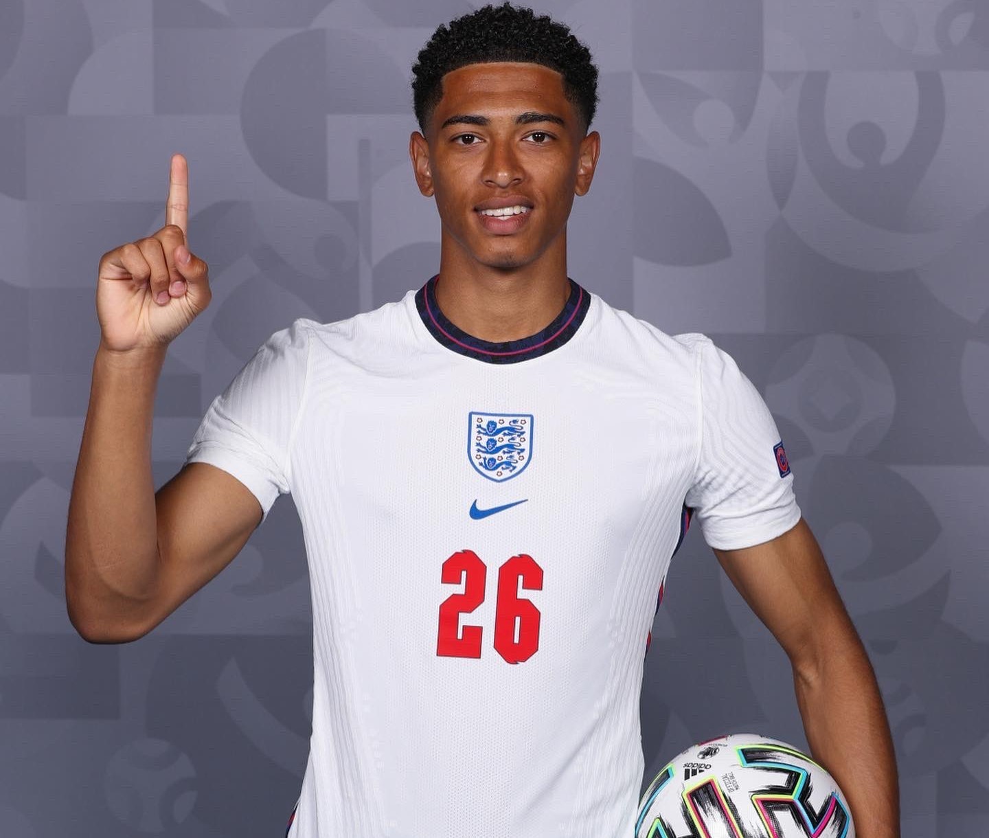 苏格兰主帅谈对阵丹麦：生死战需要主场球迷的全力助威（苏格兰主帅：决战丹麦需主场球迷鼎力助威）