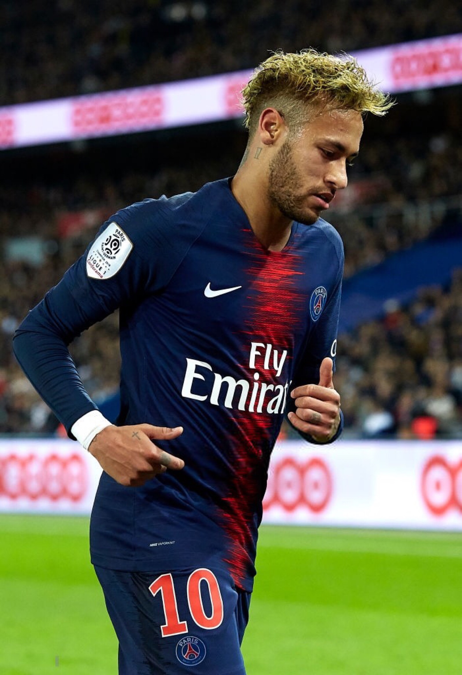 湖人浓眉哥篮下统治锁定胜利