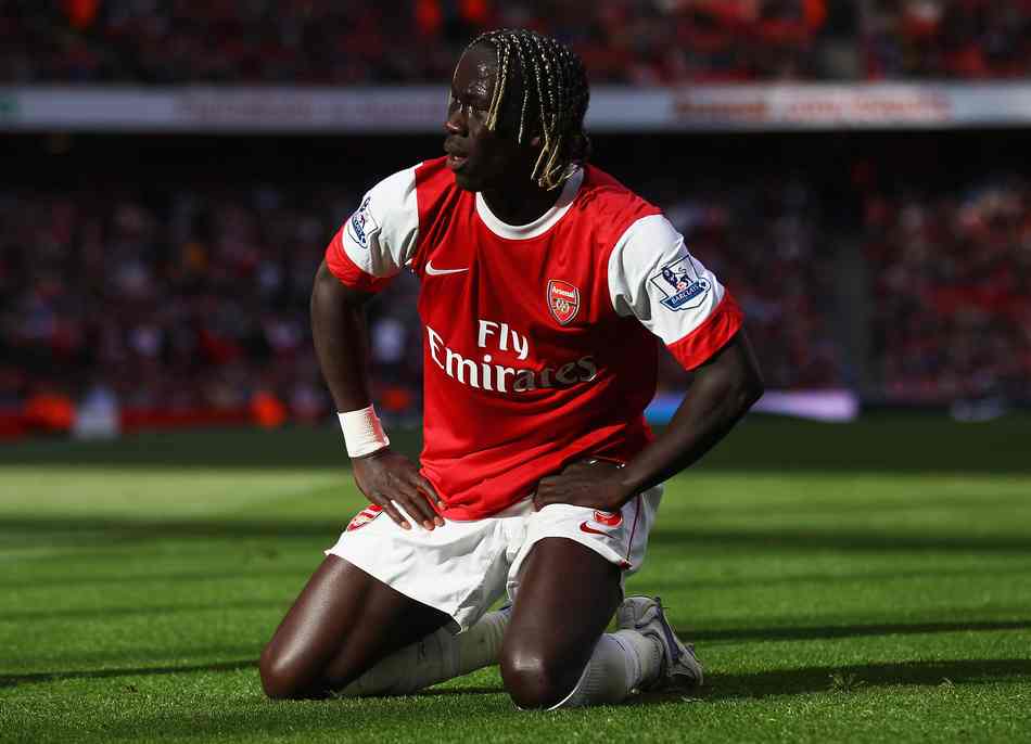 邓弗里斯：我偶像是孔帕尼和麦孔，遇到的最强对手是梅西（邓弗里斯自述：偶像是孔帕尼与麦孔，职业生涯最强对手当属梅西）