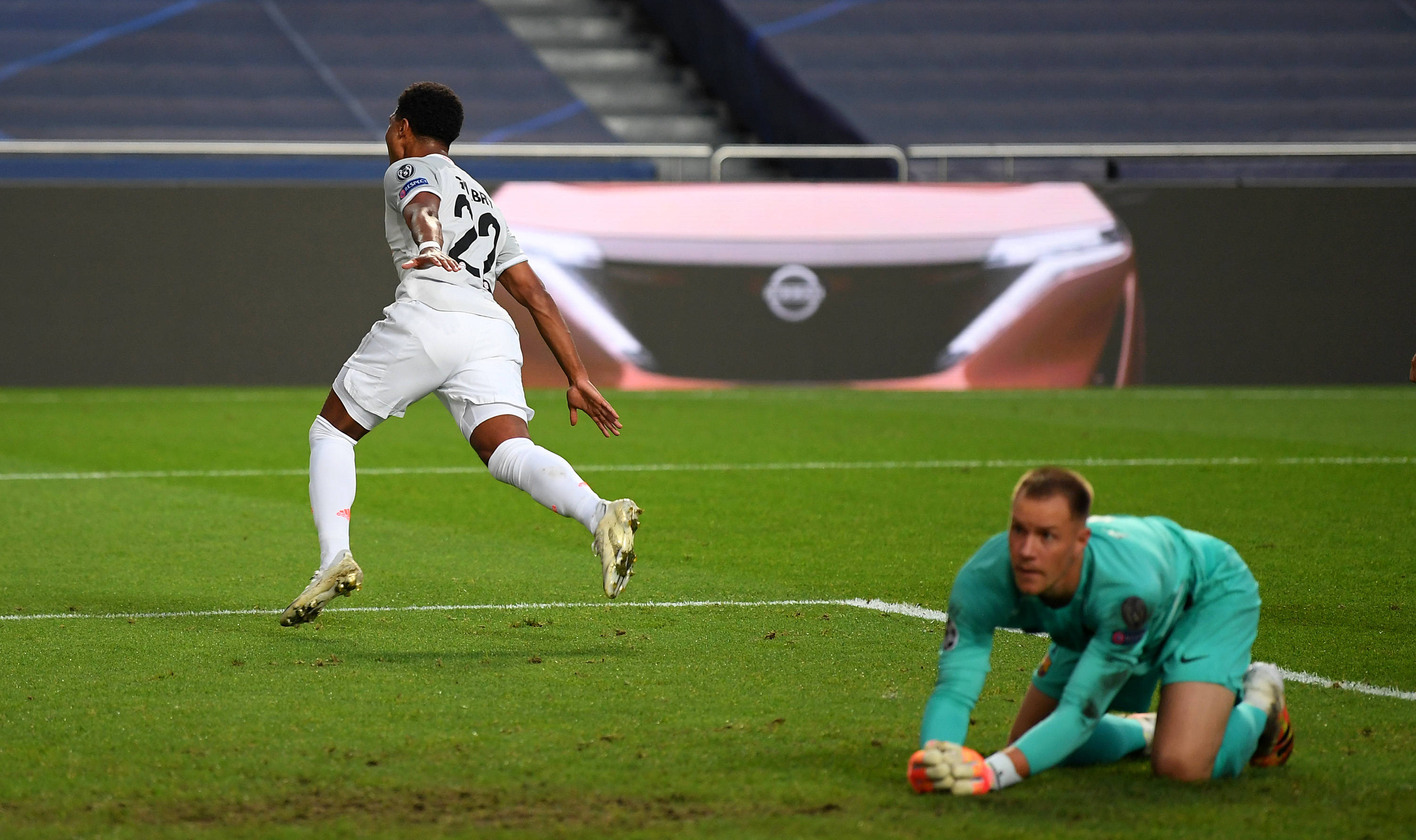 金：乔·科尔是我合作过最有天赋的英格兰球员，他踢球像巴西人（金：在我合作过的英格兰球员中，乔·科尔天赋最出众，踢球宛如巴西人）