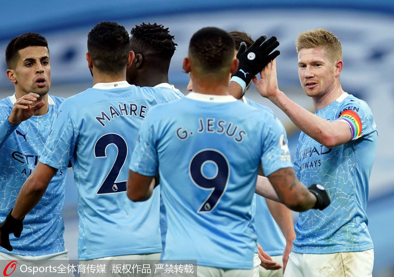 队报：奥纳西的俱乐部生涯不顺，不过却是摩洛哥不可或缺的球员（队报：俱乐部境遇不佳，奥纳西仍是摩洛哥阵中的关键人物）